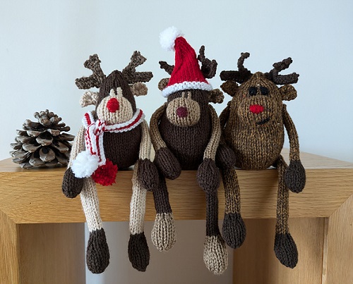 Knitting Reindeer Pattern 2