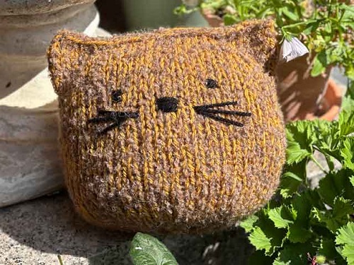 Knitted Cat Pillow Free Patterns 3