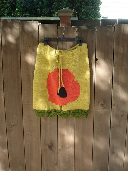 Knitted Poppy flower Pattern 2